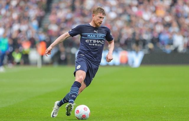 凯恩的冠军梦又悬了？拜仁接连官宣，戴维斯赛季报销，于帕受伤