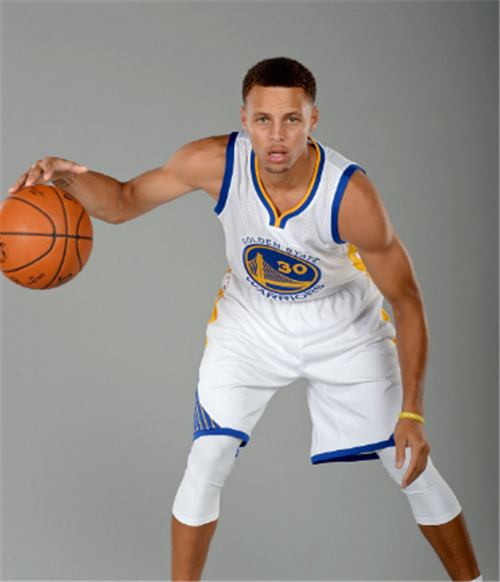 西媒：巴萨曾有机会2200万欧签阿尔瓦雷斯，但选择6000万欧买费兰