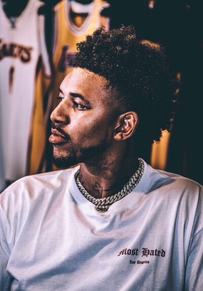 字母哥：我跟詹姆斯要了球衣！我永远敬仰詹姆斯