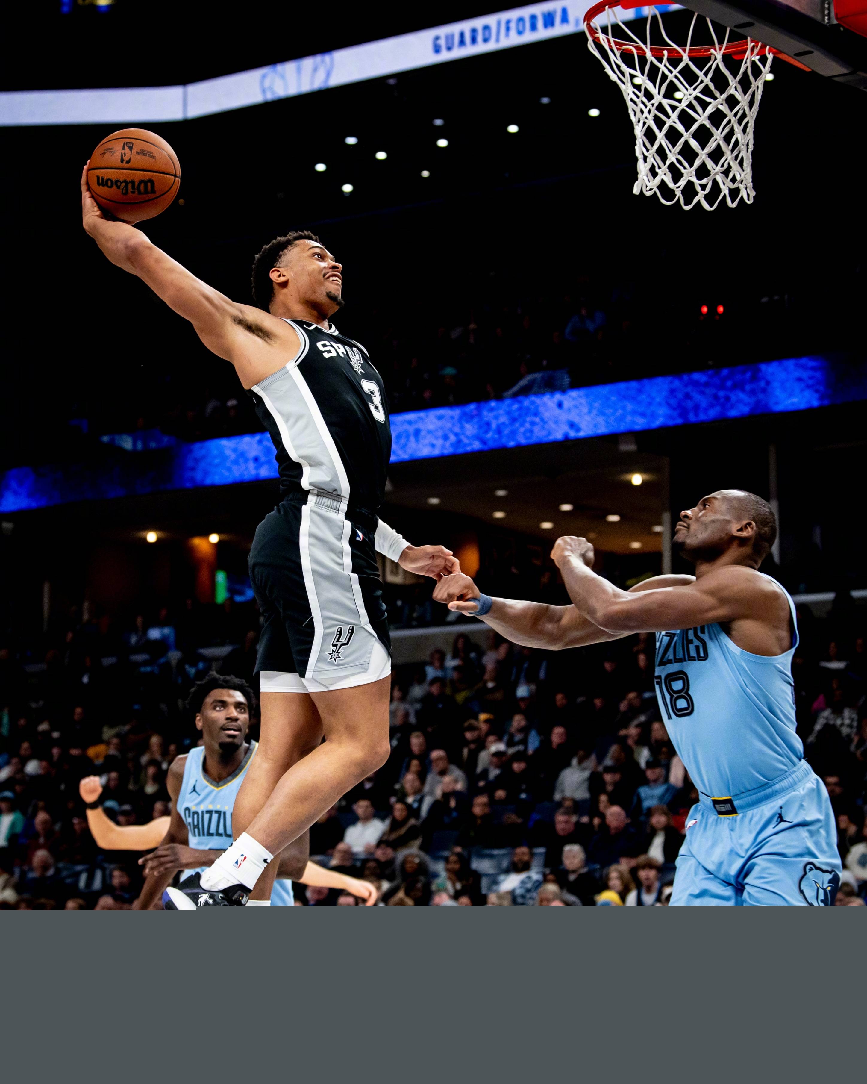 科尔：我们在控制失误上做得更好了，对比赛的控制力也更强了